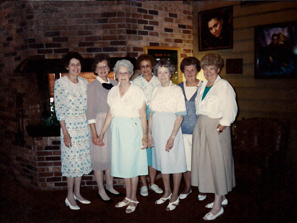 Eileen, Helen, Margaret, Caroline, Hannah, Annie, Addie Stetzler